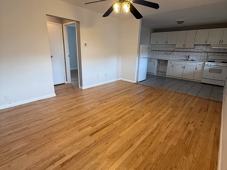 282 Main St #4 — Photo 3