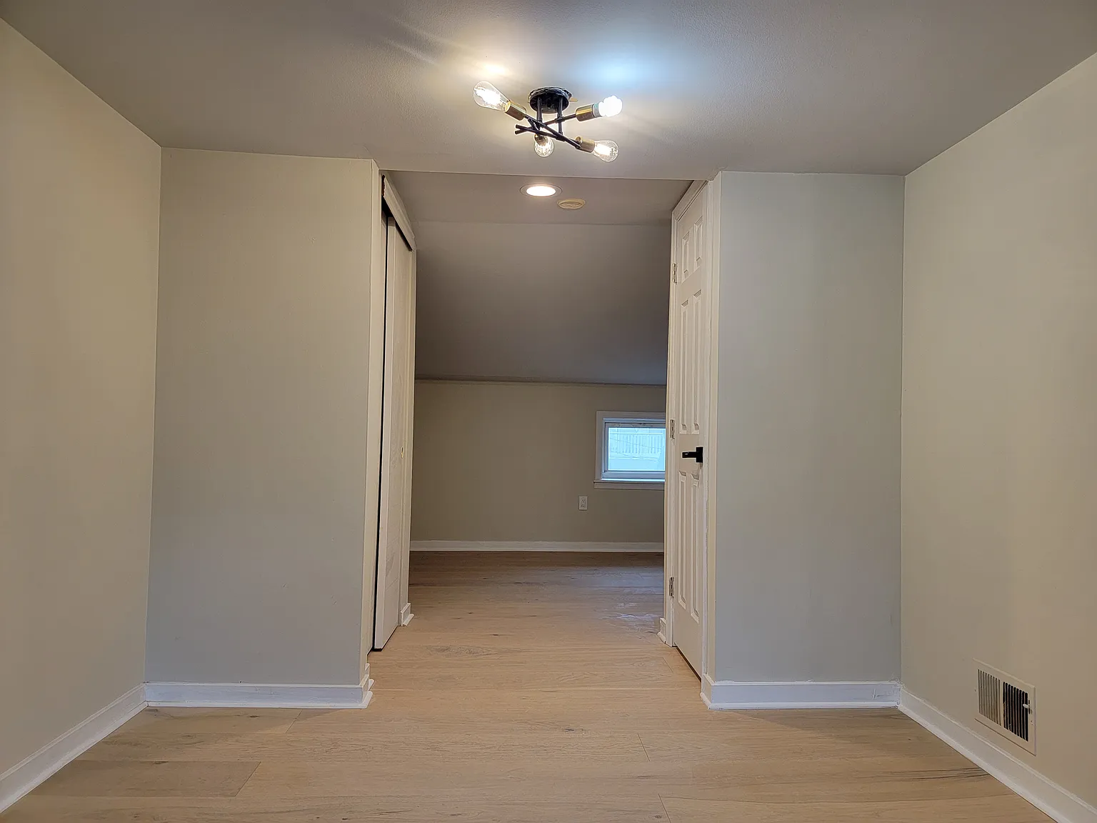 2 bed, 1155 sqft, $1,575 — Photo 3