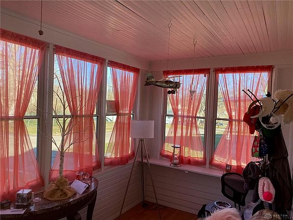 3rd image of 2156 Lodell Ave