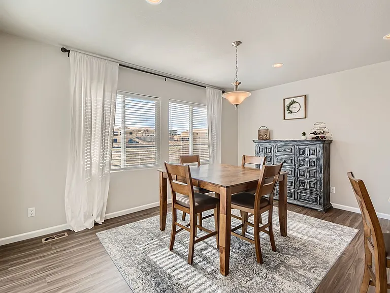 11703 Niagara St — Photo 14