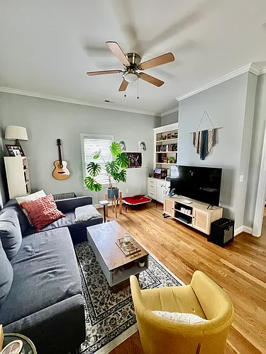 320 E Davie St Photo 1