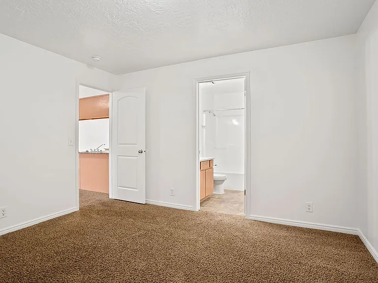 Stonebridge Apartments — Photo 8