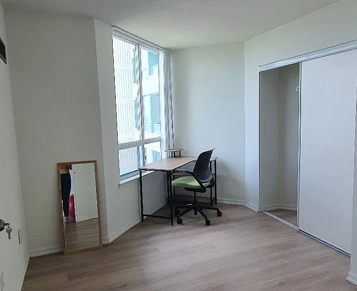 550 Webb Dr — Photo 2