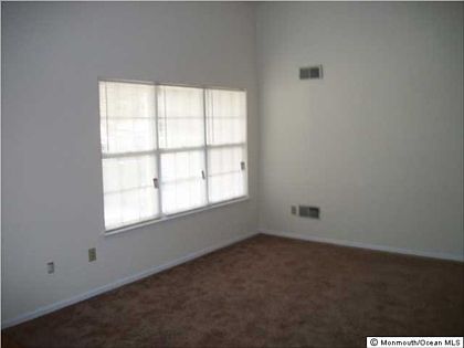 5th image of 1168A Thornbury Ln