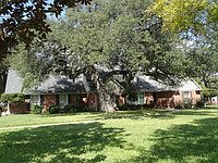 1st image of 611 Oak Hill Dr