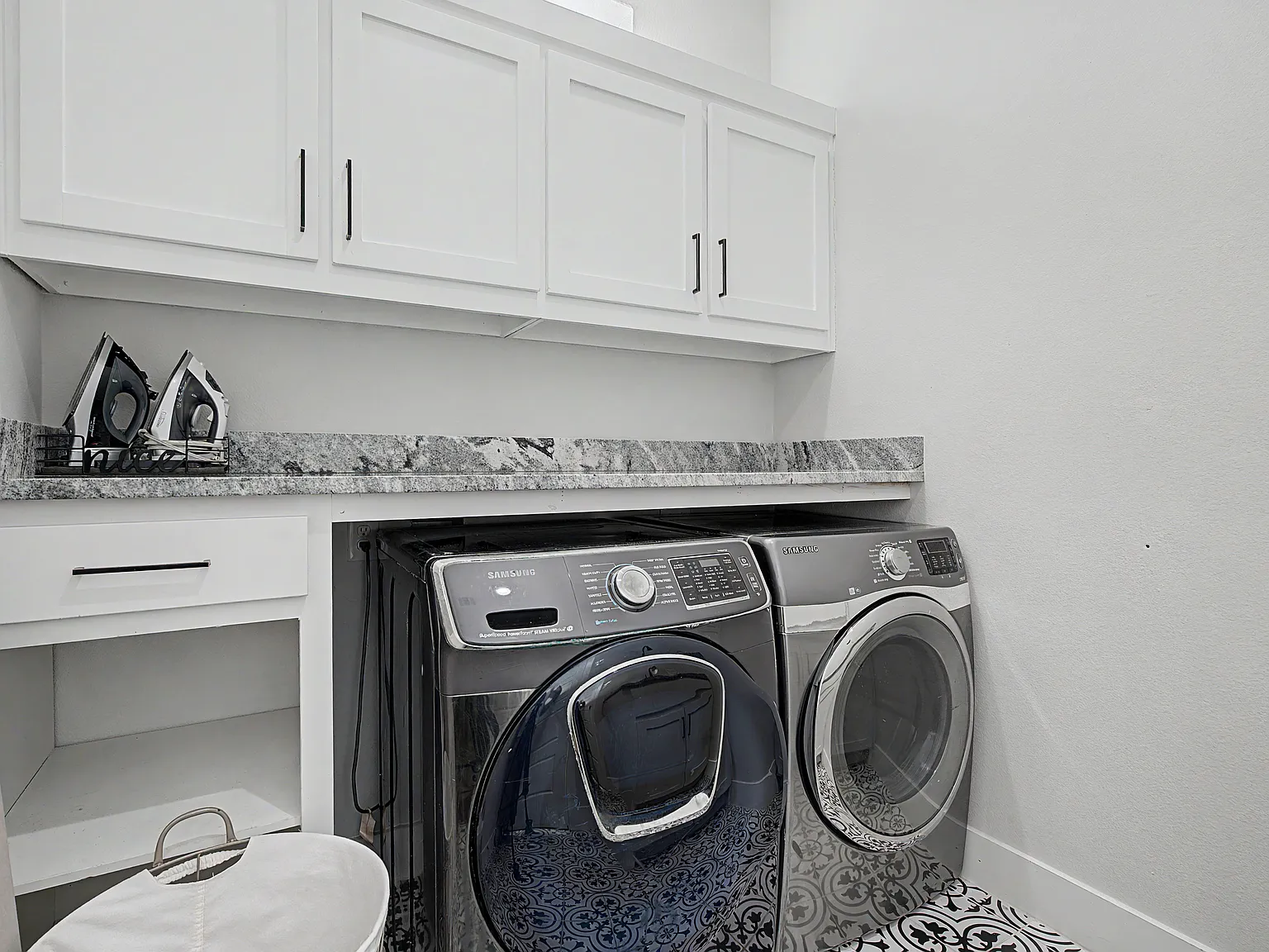 5 bed, 2708 sqft, $4,995 — Photo 3