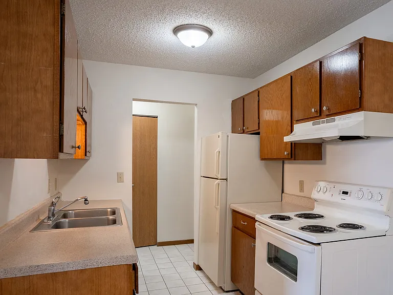 Fargo, ND Bella Vista Apartments | Kitchen