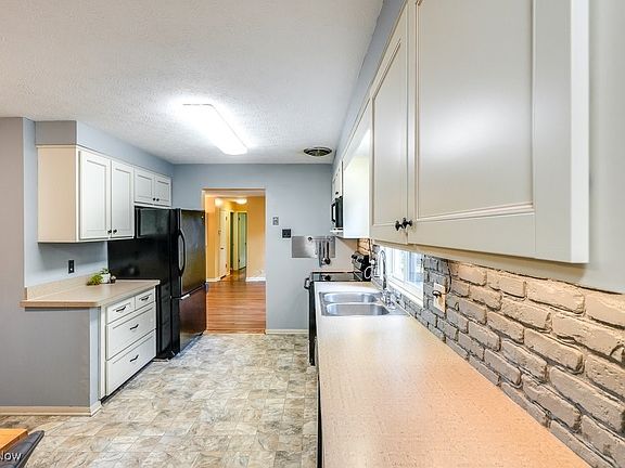 4th image of 4456 Lansing Dr