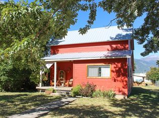 809 S College St, Joseph, OR 97846