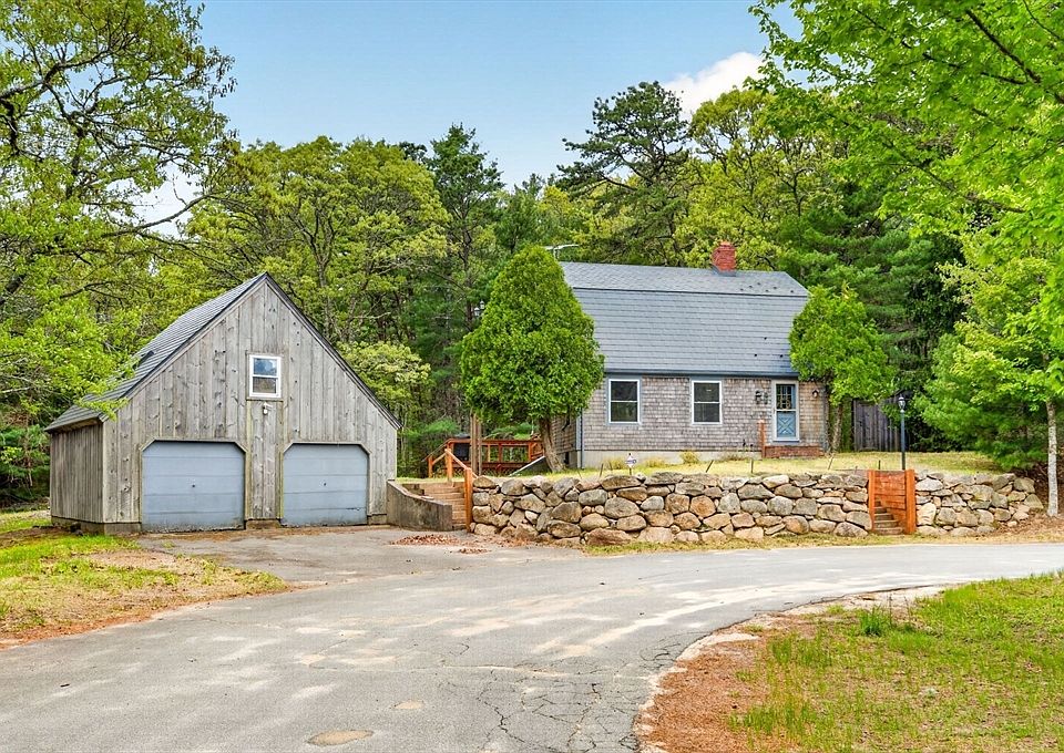 1st image of 5 Fathom Ln