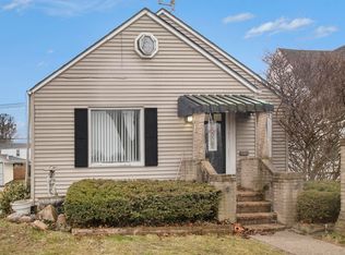 325 Studebaker St, Mishawaka, IN 46544