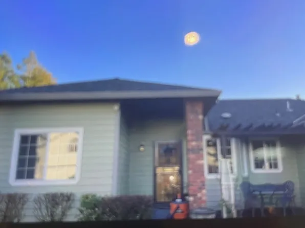 11762 SE Market Dr, Clackamas, OR 97015