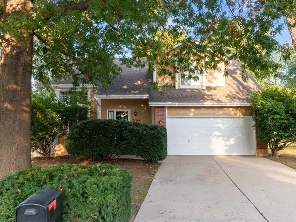 2104 NW Hidden Pointe Ct, Blue Springs, MO 64015