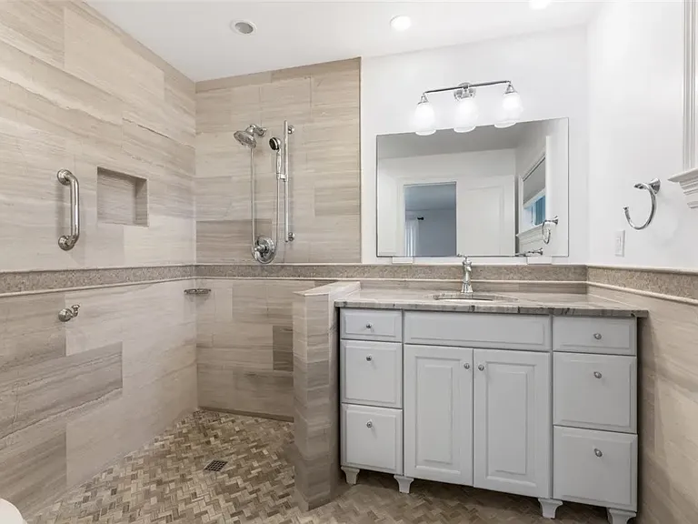 Date Palm Rd — Photo 17