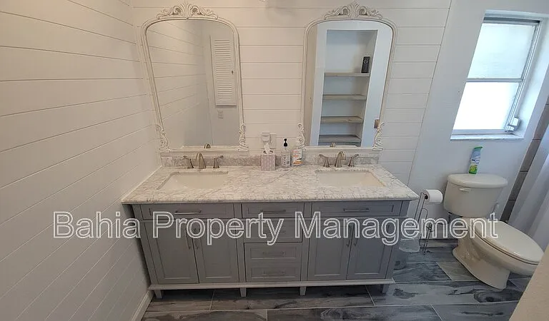215 Meadowcross Dr — Photo 17