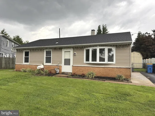 901 Spencer Dr, Croydon, PA 19021