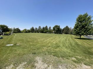 51 Pebble Ct, Elkhorn, WI 53121