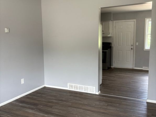 2715 Edelweiss St NE #4