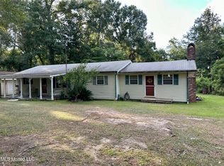 28 Tripp Ln, Carriere, MS 39426