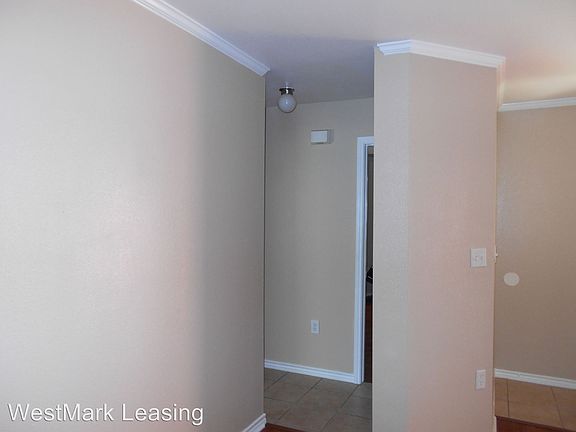 5th image of 610B N Bangor Ave