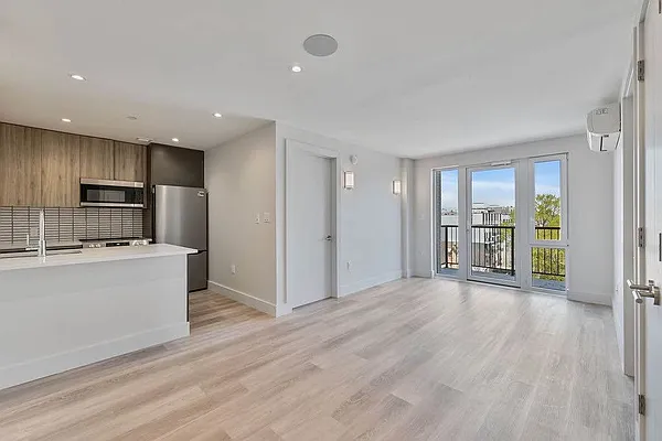 Rented by ERNY LLC | media 34