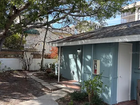 170 Roosevelt Dr APT 5, Sarasota, FL 34236