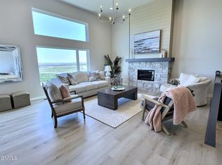 926 Beretta St NW, Mandan, ND 58554