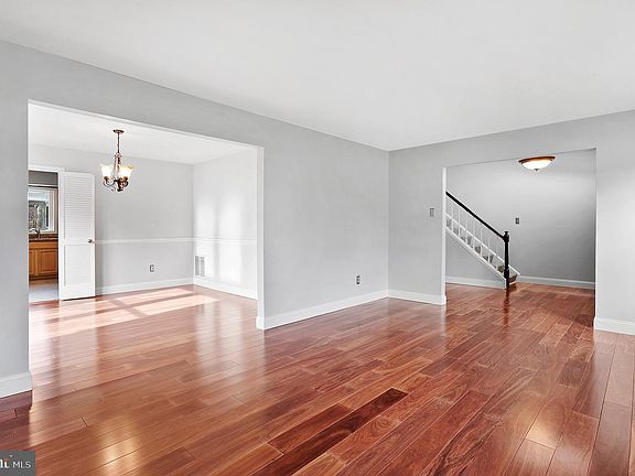 5th image of 2632 Quincy Adams Dr