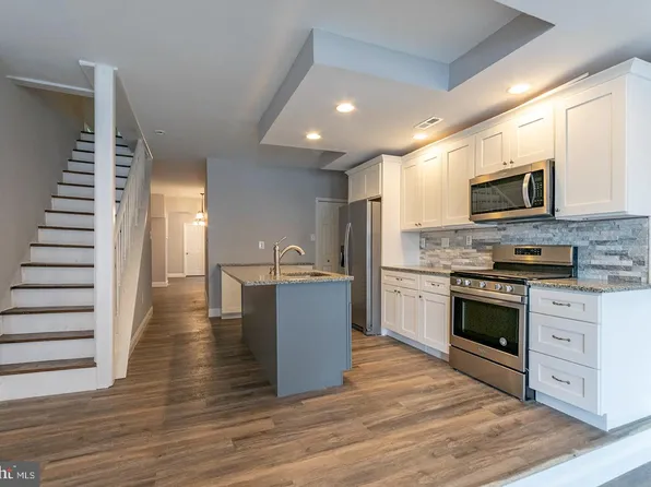 228 Hermitage St, Philadelphia, PA 19127