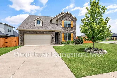 3702 SE Mistletoe Ave Photo 1