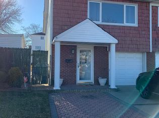 450 Leverett Ave, Staten Island, NY 10308