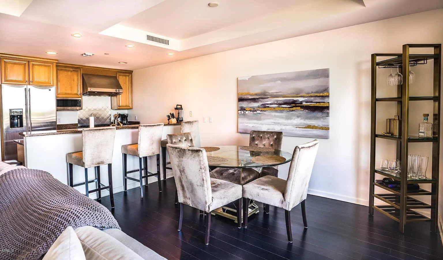 2 bed, 1.5 bath, 1225 sqft, $3,800 — Photo 2