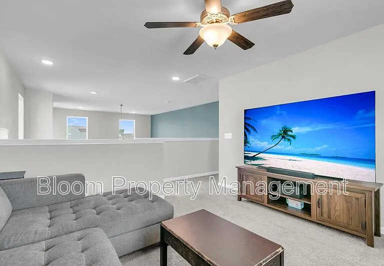 451 Carrara Dr — Photo 25
