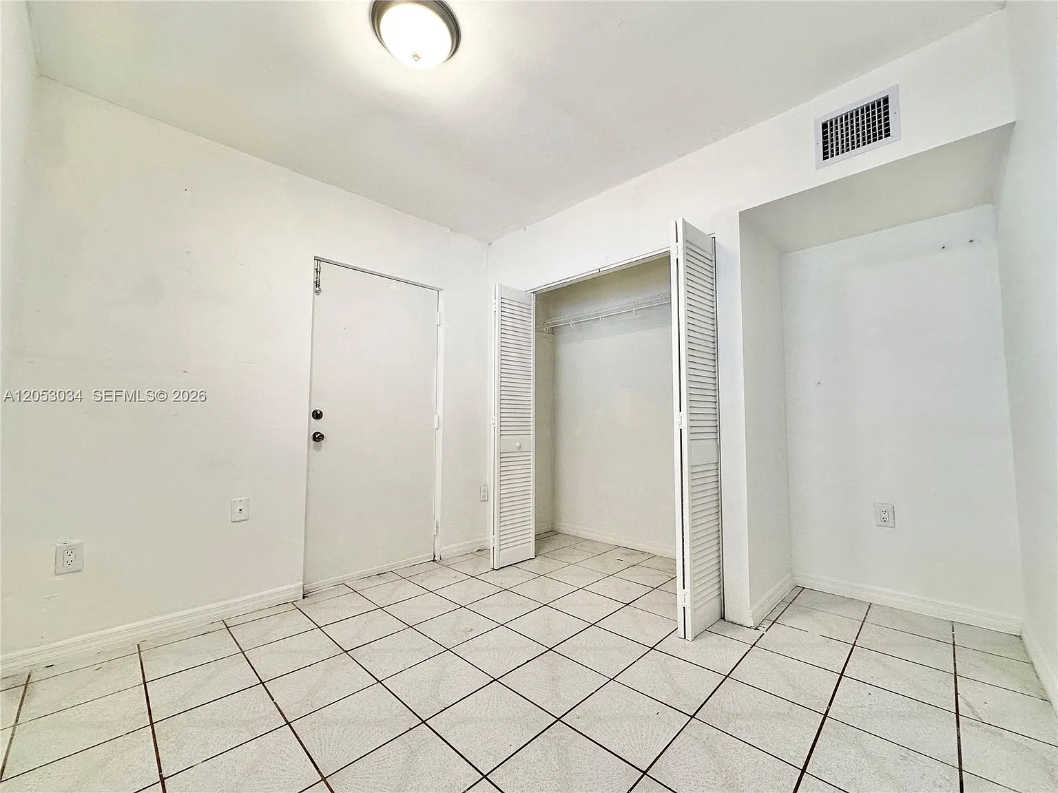 Los Angeles Estates Sec 3 — Photo 3