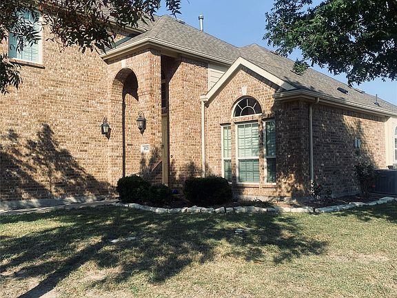 2nd image of 1021 Hummingbird Ct