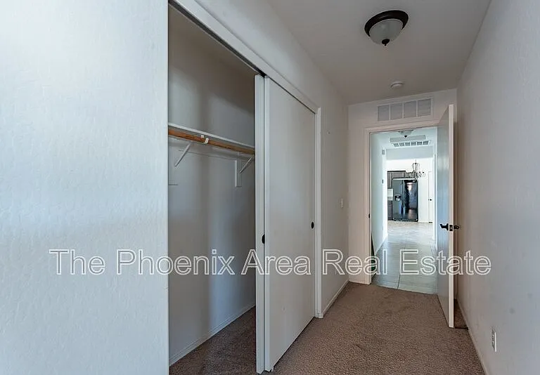 244 N Wesley — Photo 15