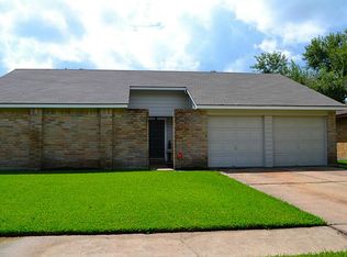 9730 Willmont Rd, La Porte, TX 77571