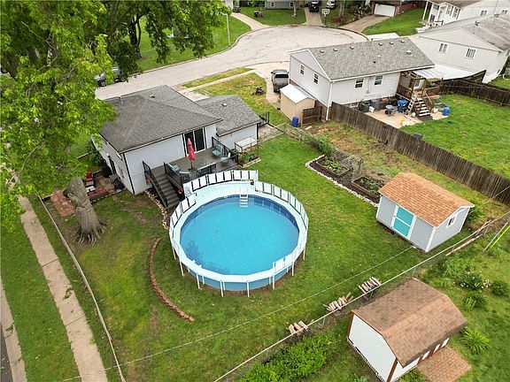 3rd image of 611 N Aztec Pl