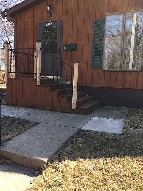 1st image of 518 7th Ave E