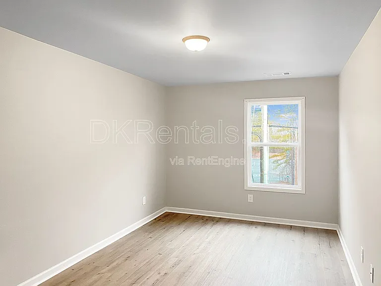 5108 Fox Den Rd — Photo 23