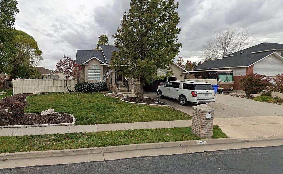 1st image of 943 Meadowlark Ln