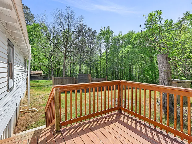 715 Corinth Rd — Photo 43