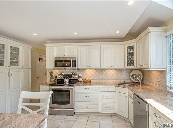 3rd image of 15 Booth Ln