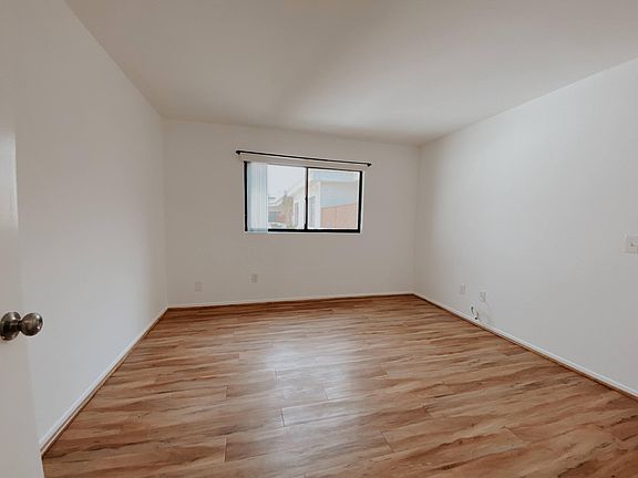 3rd image of 10619 Landale St APT 211