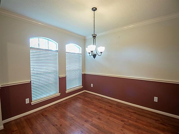 4th image of 4819 Lochman Ln
