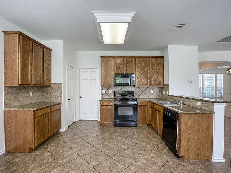 9909 Delamere Dr — Photo 12