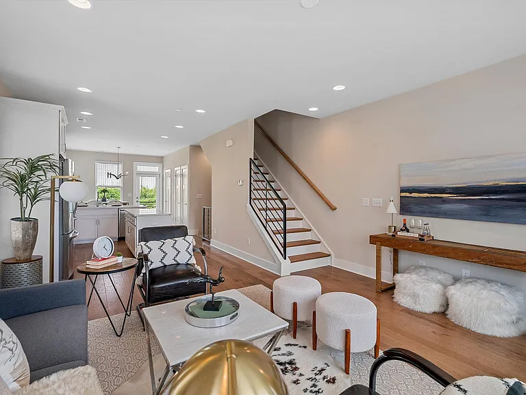 4201 Bryant Terraces Dr — Photo 12