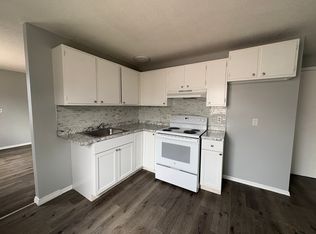 30 Hart Cir APT 12, Waterbury, CT 06705