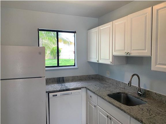 3rd image of 22604 Watersedge Blvd