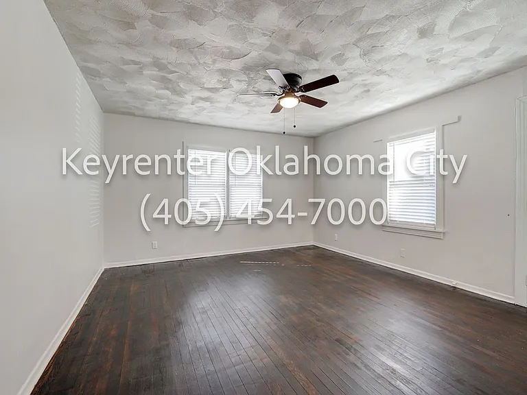 4913 N Willow Ave — Photo 9